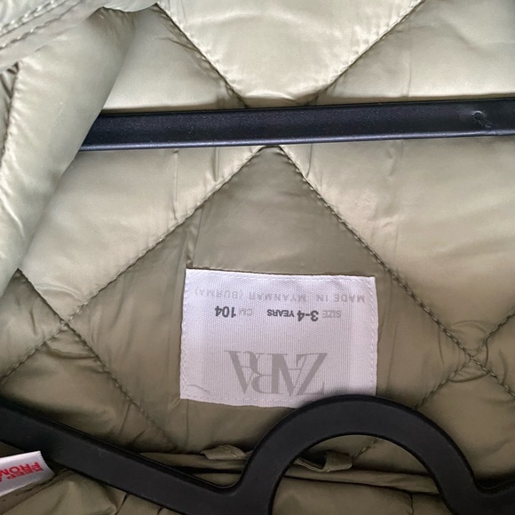 Brand New Zara Puffer Jacket - Picture 2 of 4
